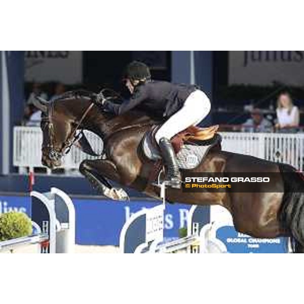 LGCT of St Tropez - Class 2 - Alexandra Thornton (GBR) on Cornetto K - St Tropez, Ramatulle beach - 31 May 2018 - ph.Stefano Grasso/LGCT
