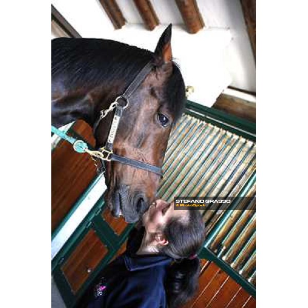Anna Crespo kisses Varenne Vigone (To), 23rd april 2008 ph. Stefano Grasso