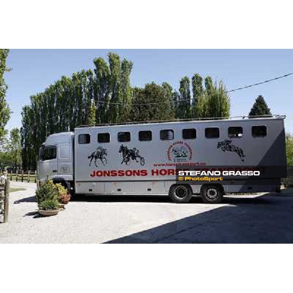the horse box with Varenne leaves from All. del Grifone Vigone (To), 23rd april 2008 ph. Stefano Grasso