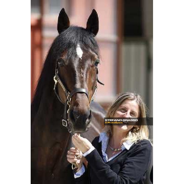 Piera Grella, stud manager at All. Il Grifone poses with Varenne Vigone (To), 23rd april 2008 ph. Stefano Grasso