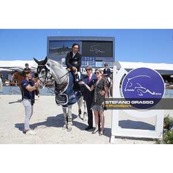 LGCT of St Tropez - Eduardo Alvarez Aznar (ESP) on Fidux - Milena Pappas - St Tropez, Ramatulle beach - 1 June 2018 - ph.Stefano Grasso/LGCT