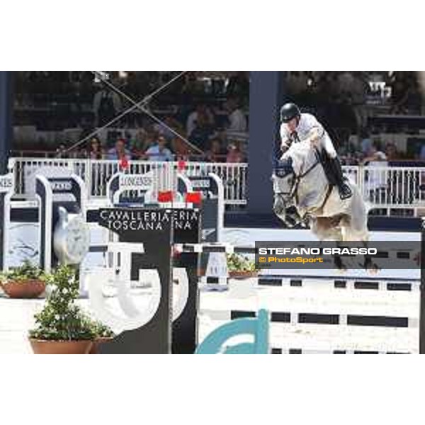 LGCT of St Tropez - Michael Whitaker (GBR) on Valmy de la Lande - St Tropez, Ramatulle beach - 1 June 2018 - ph.Stefano Grasso/LGCT