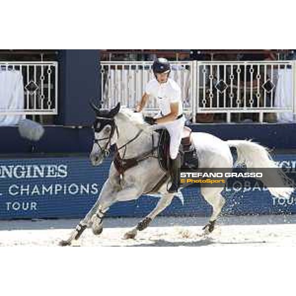 LGCT of St Tropez - Eduardo Alvarez Aznar (ESP) on Fidux - St Tropez, Ramatulle beach - 1 June 2018 - ph.Stefano Grasso/LGCT
