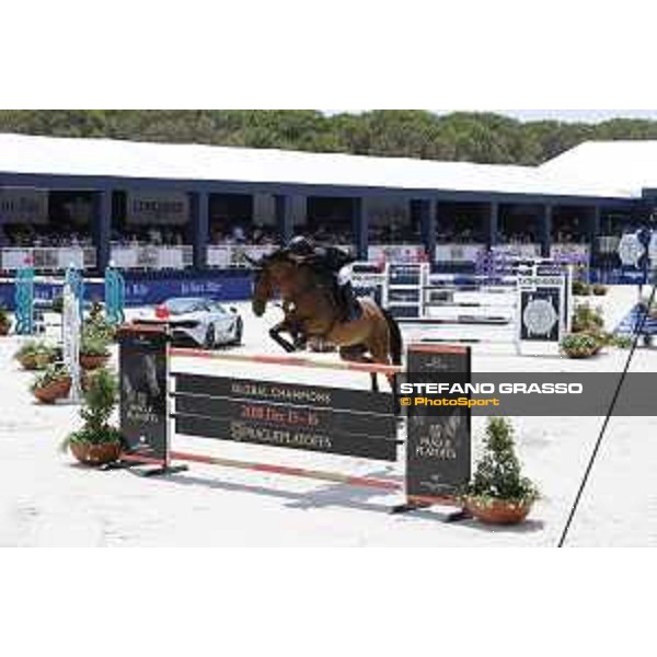 LGCT of St Tropez - Class 5 - Rene Lopez (COL) on Twig du Veillon - St Tropez, Ramatulle beach - 2 June 2018 - ph.Stefano Grasso/LGCT