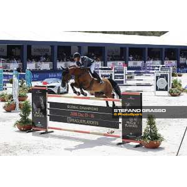 LGCT of St Tropez - Class 5 - Jur Vrieling (NED) on Davall - St Tropez, Ramatulle beach - 2 June 2018 - ph.Stefano Grasso/LGCT