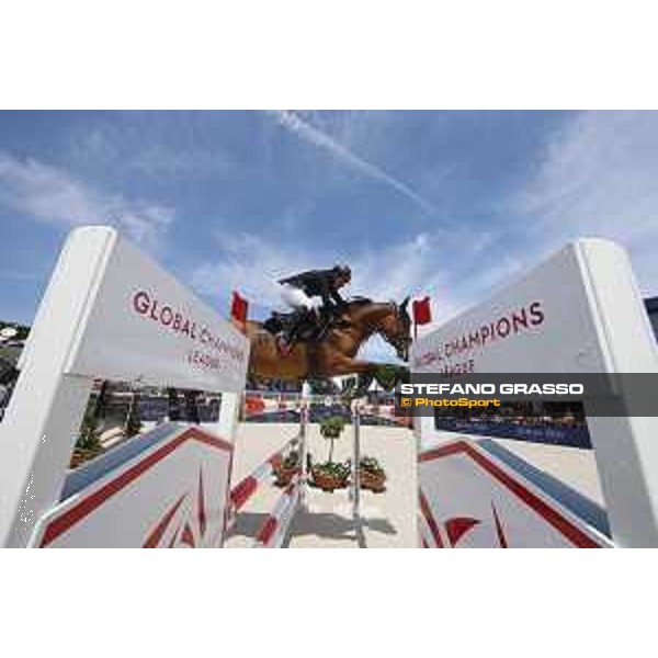LGCT of St Tropez - Class 5 - Rene Lopez (COL) on Twig du Veillon - St Tropez, Ramatulle beach - 2 June 2018 - ph.Stefano Grasso/LGCT
