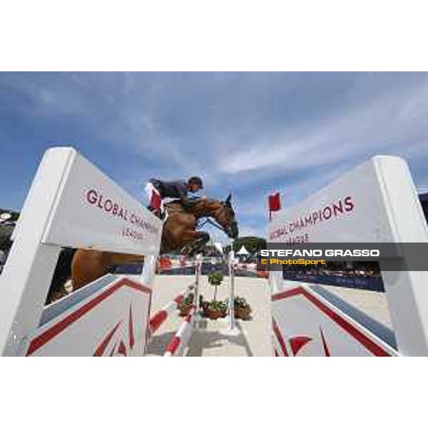 LGCT of St Tropez - Class 5 - Jur Vrieling (NED) on Davall - St Tropez, Ramatulle beach - 2 June 2018 - ph.Stefano Grasso/LGCT