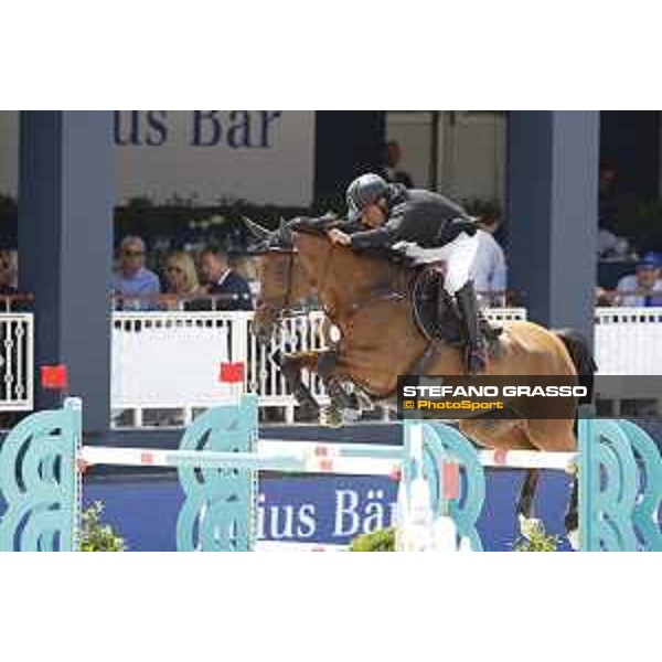 LGCT of St Tropez - Class 5 - Rene Lopez (COL) on Twig du Veillon - St Tropez, Ramatulle beach - 2 June 2018 - ph.Stefano Grasso/LGCT
