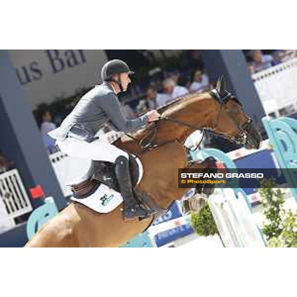 LGCT of St Tropez - Class 5 - Jur Vrieling (NED) on Davall - St Tropez, Ramatulle beach - 2 June 2018 - ph.Stefano Grasso/LGCT