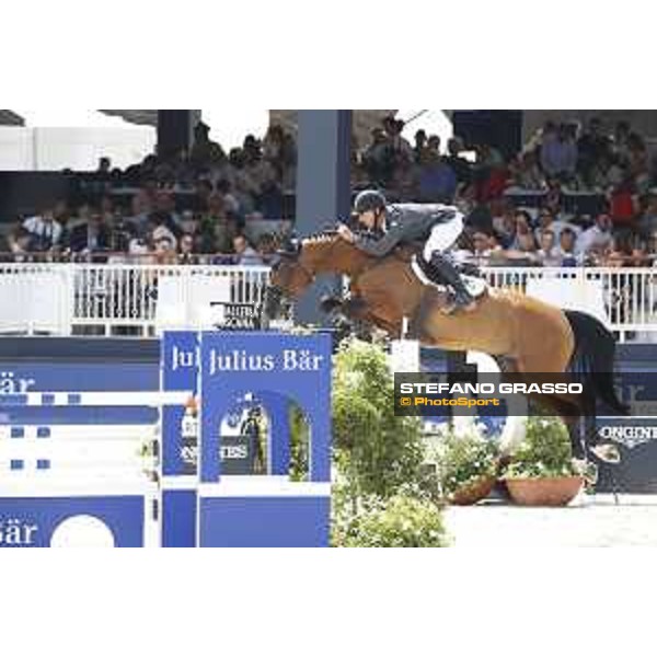 LGCT of St Tropez - Class 5 - Jur Vrieling (NED) on Davall - St Tropez, Ramatulle beach - 2 June 2018 - ph.Stefano Grasso/LGCT
