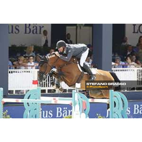LGCT of St Tropez - Class 5 - Jur Vrieling (NED) on Davall - St Tropez, Ramatulle beach - 2 June 2018 - ph.Stefano Grasso/LGCT