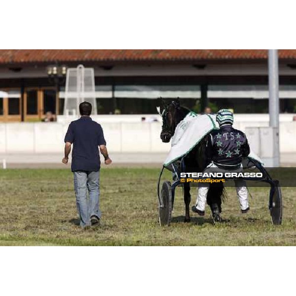 Marco Smorgon with Leonida Grif comes back to the stable after winning the 105¡ Elwood Medium Padova, 1st may 2008 ph. Stefano Grasso