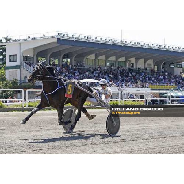 Roberto Andreghetti with Ghibellino wins the 1st heat of Gran Premio Lotteria di Agnano Napoli, 4th may 2008 ph. Stefano Grasso