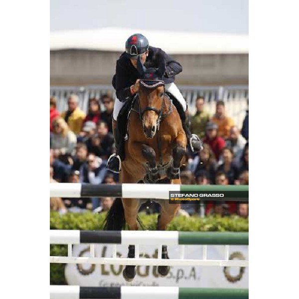 Giuseppe d\' Onofrio on Landzeu 2 during the Italian showjumping championships Augusta, 27th april 2008 ph. Stefano Grasso