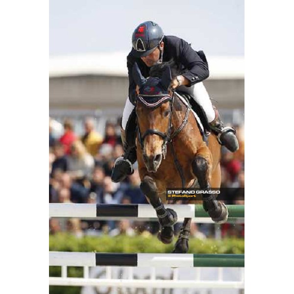 Giuseppe d\' Onofrio on Landzeu 2 during the Italian showjumping championships Augusta, 27th april 2008 ph. Stefano Grasso