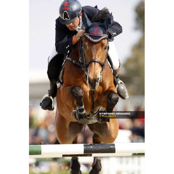 Giuseppe d\' Onofrio on Landzeu 2 during the Italian showjumping championships Augusta, 27th april 2008 ph. Stefano Grasso