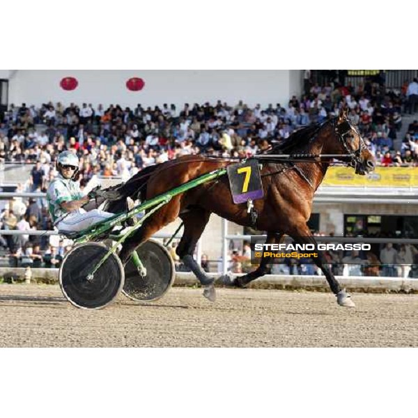 Andrea Guzzinati with Ro Lo before the start of Gran Premio Lotteria Napoli, 4th may 2008 ph. Stefano Grasso