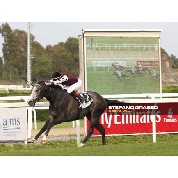 Silvano Mulas on Cima de Trionphe flyes alone to the line and wins the 125¡ Derby Italiano Rome, 11th may 2008 ph. Stefano Grasso
