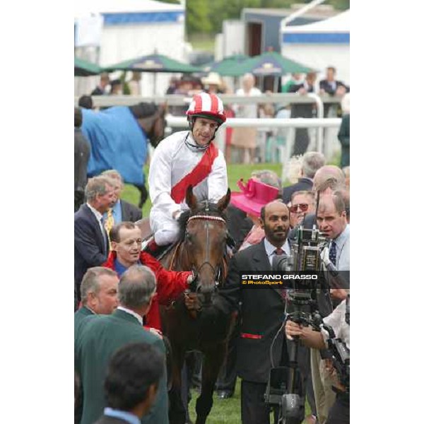 Darryl Holland on Warrsan enters in the winner circle of The Vodafone Coronation Cup Epsom 4th june 2004 ph. Stefano Grasso