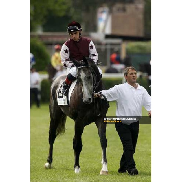 Silvano Mulas parades on Cima de Triomphe before winning the 125¡ Derby Italiano Rome, 11th may 2008 ph. Stefano Grasso