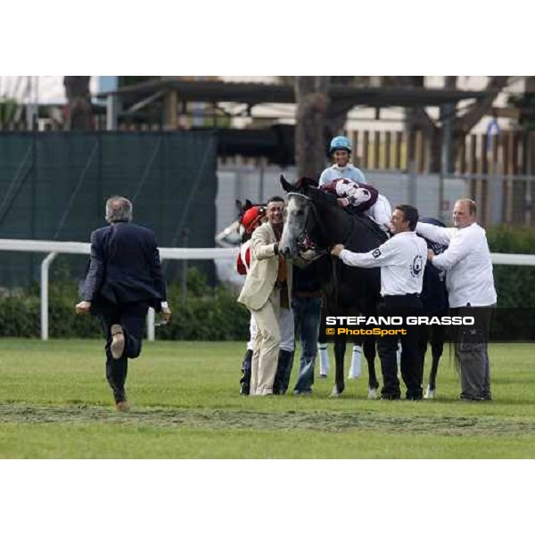 Cima de Triomphe\'s connection in triumph after winning the 125¡ DErby Italiano Rome, 11th may 2008 ph. Stefano Grasso