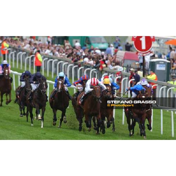 The Vodafone Coronation Cup- Warrsan and Doyen lead at 200 meters Epsom 4th june 2004 ph. Stefano Grasso