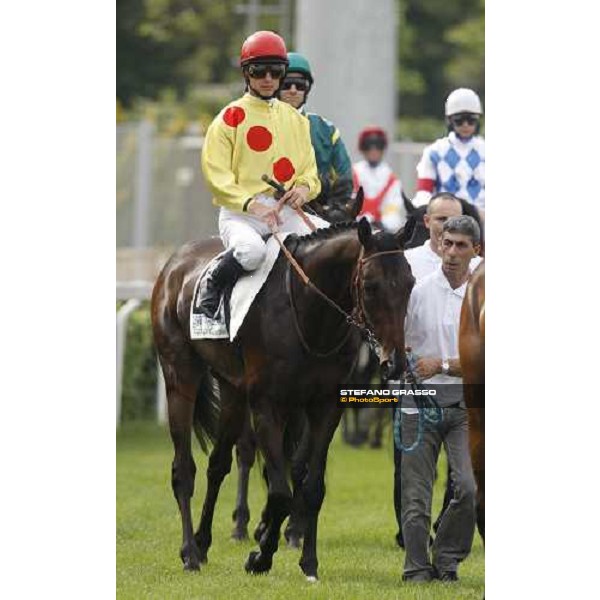 Gabriele Bietolini parading on Once More Dubai before the 125¡ Derby Italiano Rome, 11th may 2008 ph. Stefano Grasso