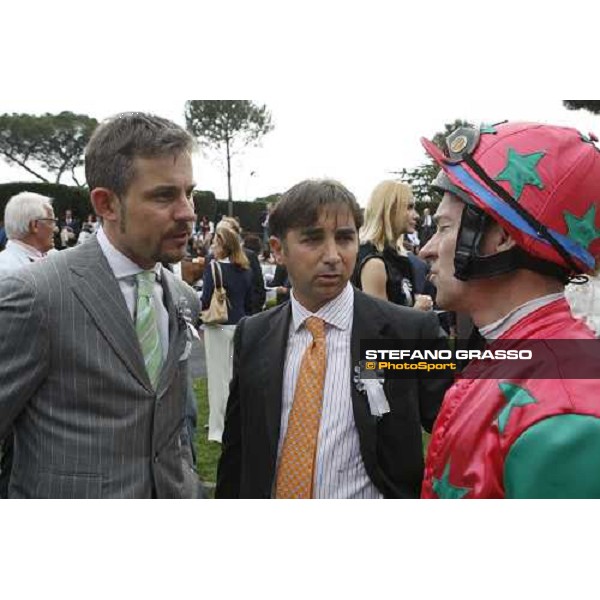 Paolo Paciello, Marco Bozzi and Richard Hills in the parade ring of the 125¡ Derby Italiano Rome, 11th may 2008 ph. Stefano Grasso