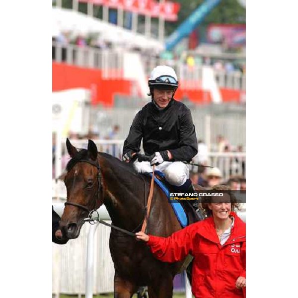 parading for Kieren Fallon on Ouija Board winner of The Vodafone Oaks Epsom 4th june 2004 ph. Stefano Grasso