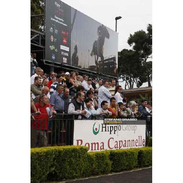 racegoers at the 125¡ Derby Italiano Rome, 11th may 2008 ph. Stefano Grasso