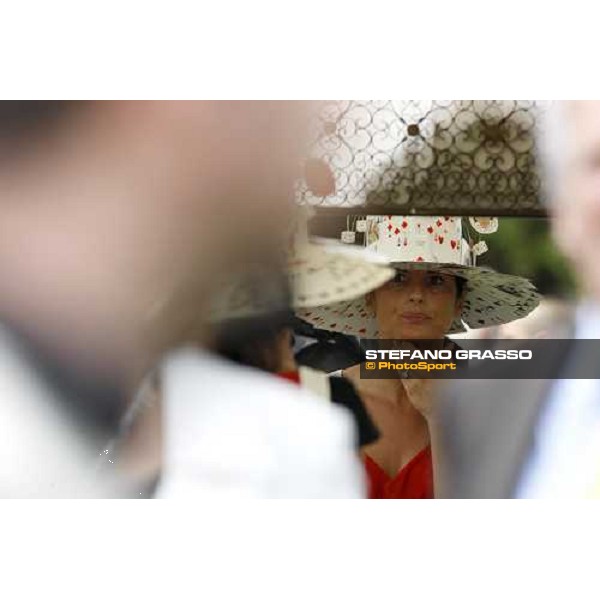 fashion hats at the 125¡ Derby Italiano Rome, 11th may 2008 ph. Stefano Grasso