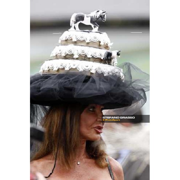 fashion hats at the 125¡ Derby Italiano Rome, 11th may 2008 ph. Stefano Grasso