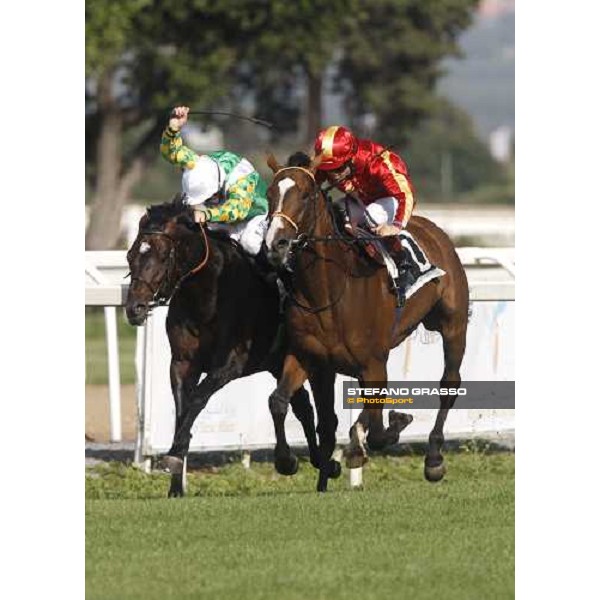 Kerrin Mc Evoy on Saddex fights with Neil Callan on Pressing at the last few meters to the line of the Premio Presidente della Repubblica At the Races Rome, 18th may 2008 ph. Stefano Grasso