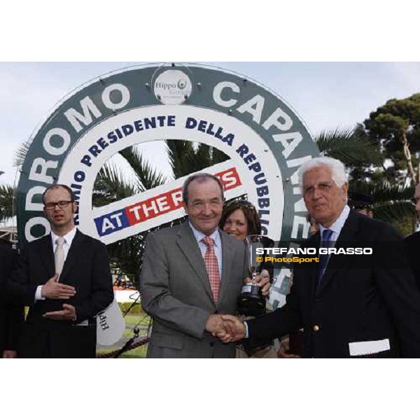 giving prize of Premio Presidente della Repubblica At the Races won by Kerrin Mc Evoy on Saddex - Enzo Mei gives the prize to Peter Rau trainer of Saddex Rome, 18th may 2008 ph. Stefano Grasso