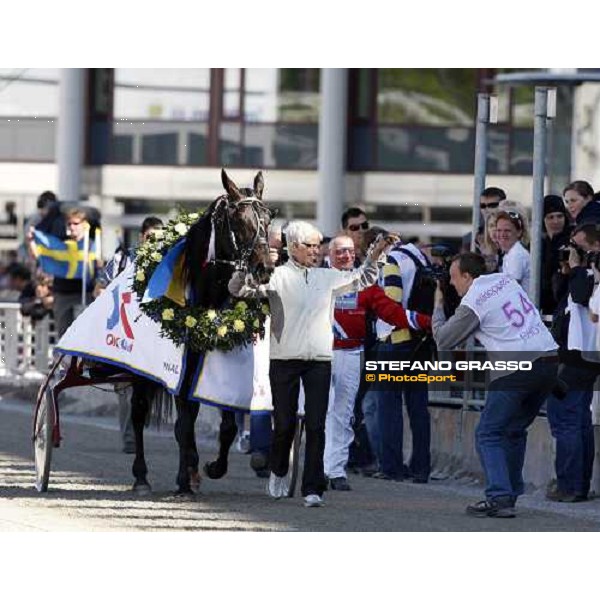 Hans-Owe Sundberg with Scarlets Aino parades after winning The Sweden Cup Stoccolma, 24th may 2008 ph. Stefano Grasso