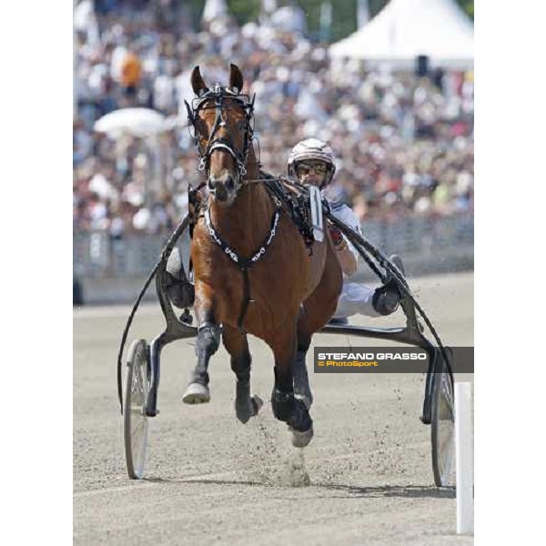 Jean Michel Bazire warming up with Exploit Caf before winning the 1st heat of the Elitloppet Solvalla, 25th may 2008 ph. Stefano Grasso