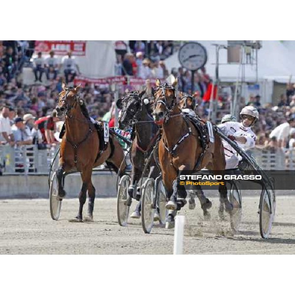 Jean Michel Bazire with Exploit Caf wins the 1st heat of the Elitloppet Solvalla, 25th may 2008 ph. Stefano Grasso
