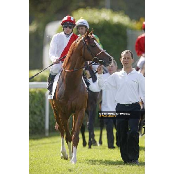 Seb Sanders on Hattan parading before the Gran Premio Presidente della Repubblica Rome, 18th may 2008 ph. Stefano Grasso