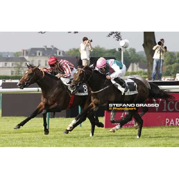 Ioritz Mendizabal on Vision d\' Etat fights wins the Prix du Jockey club towards P.J.Smullen on Famous Name and Frankie Dettori on Natagora Paris Chantilly, 1st june 2008 ph. Stefano Grasso