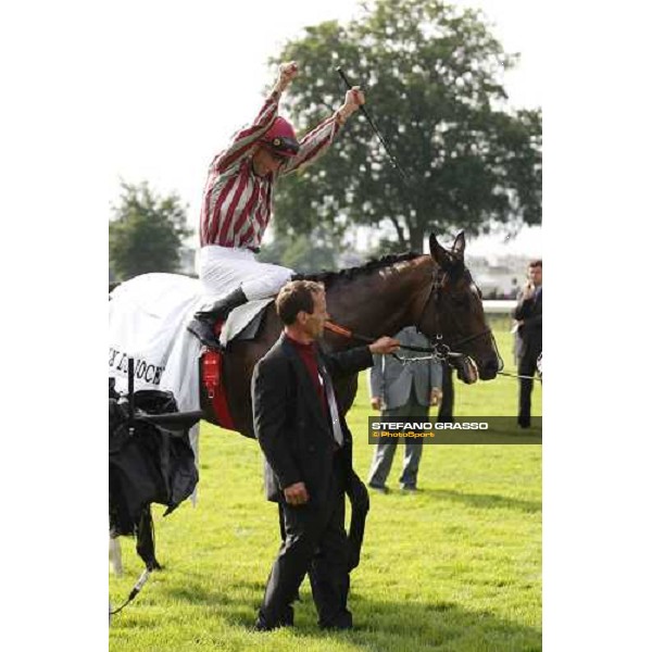 Mendizabal on Vision d\' Etat comes back in triumph after winning the Prix du Jockey Club Paris chantilly 1st june 2008 ph. Stefano Grasso