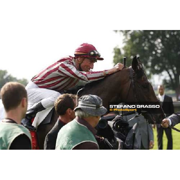 Mendizabal on Vision d\' Etat comes back in triumph after winning the Prix du Jockey Club Paris chantilly 1st june 2008 ph. Stefano Grasso