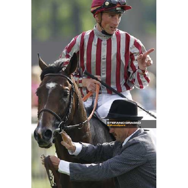 Mendizabal on Vision d\' Etat comes back in triumph after winning the Prix du Jockey Club Paris chantilly 1st june 2008 ph. Stefano Grasso