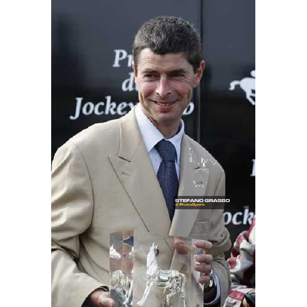 Eric Libaud, Vision d\' Etat\'s trainer , in triumph after winning the Prix du Jockey Club Paris chantilly 1st june 2008 ph. Stefano Grasso
