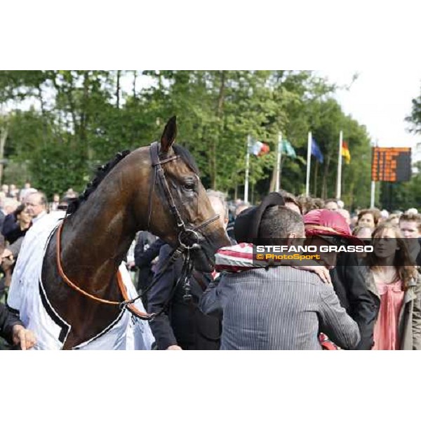 Mendizabal and Vision d\' Etat after winning the Prix du Jockey Club Paris chantilly 1st june 2008 ph. Stefano Grasso