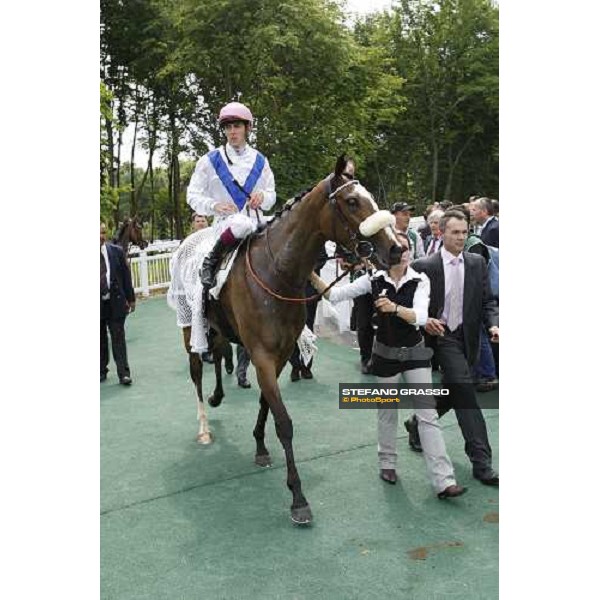 Christophe Soumillon comes back on Sub Rose, breeded by Antonio Rosati Colarieti ,after winning the Prix de Royaumont Paris chantilly 1st june 2008 ph. Stefano Grasso