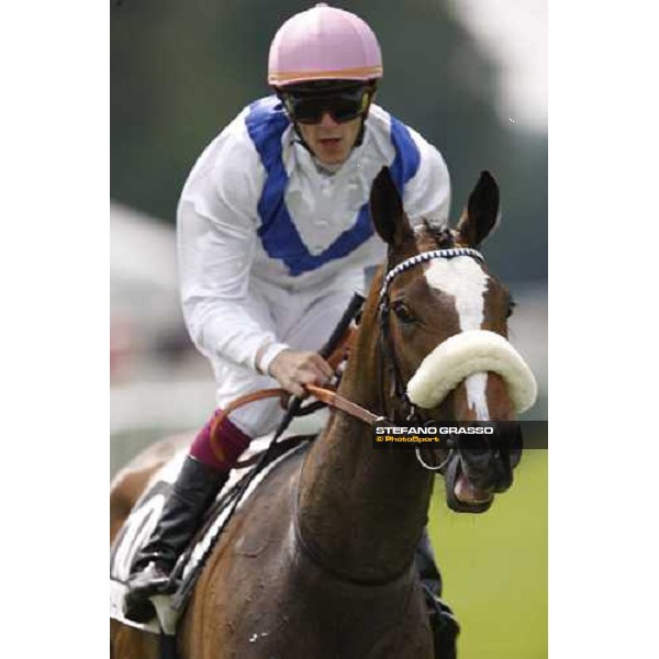 Christophe Soumillon comes back onSub Rose, breeded by Antonio Rosati Colarieti ,after winning the Prix de Royaumont Paris chantilly 1st june 2008 ph. Stefano Grasso