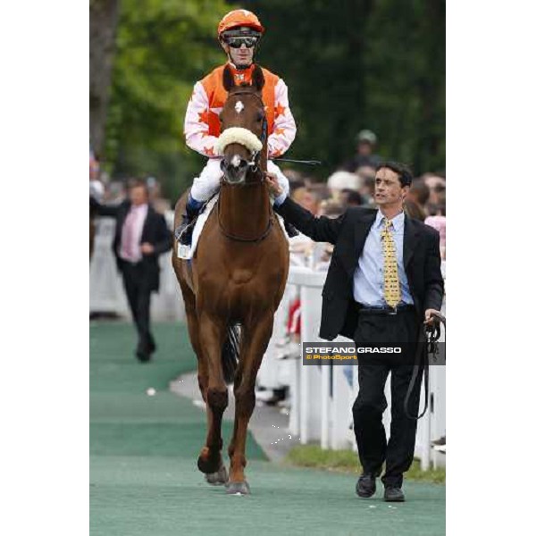 Olivier Peslier on Doctor Dino enters the tracbek fore winning the Prix de Chantilly Paris Chantilly, 1st june 2008 ph. Stefano Grasso