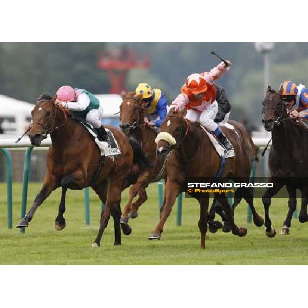 at last few meters to the line Olivier Peslier on Doctor Dino wins the Prix de Chantilly beating Stephan Pasquier on Zambezi Sun Paris Chantilly, 1st june 2008 ph. Stefano Grasso