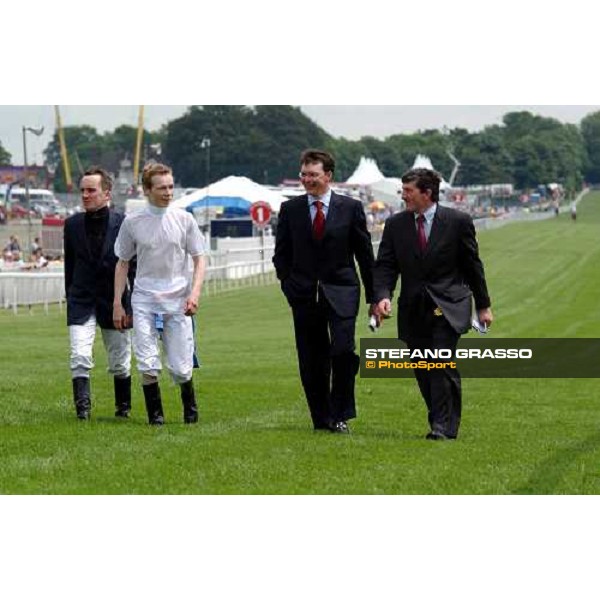 from left Paul Scallan, J.P.Spencer, A.P.O\'Brien and his assistance The Vodafone Oaks Espom 4th june 2004 ph. Stefano Grasso