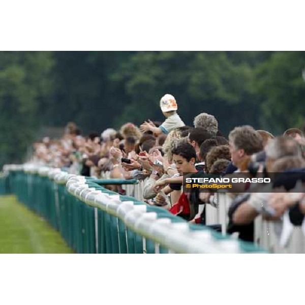 racegoers at the Prix du Jockey Club Paris Chantilly, 1st june 2008 ph. Stefano Grasso